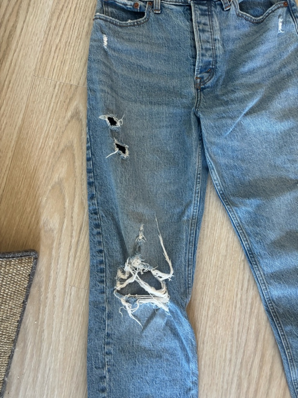 Abercrombie and Fitch the Dad High Rise Jeans - Picture 4 of 5